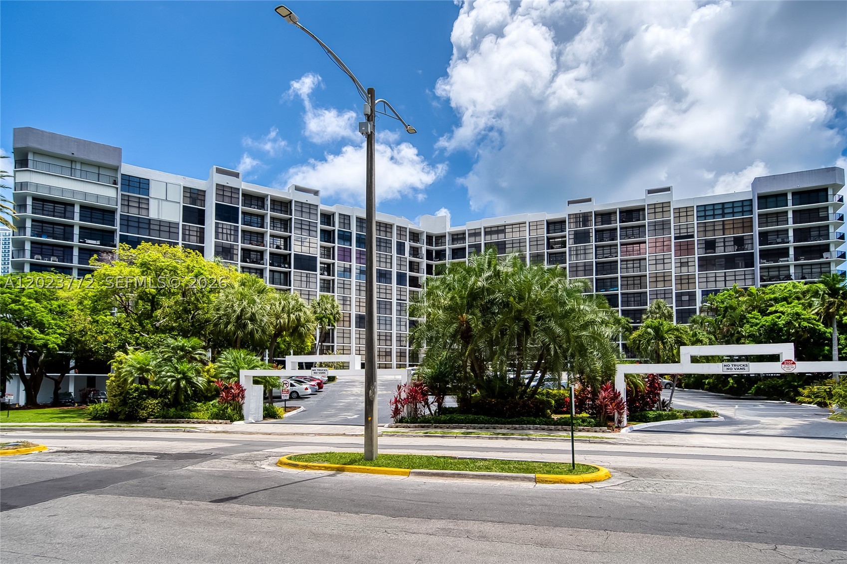 Hallandale Beach photo 2