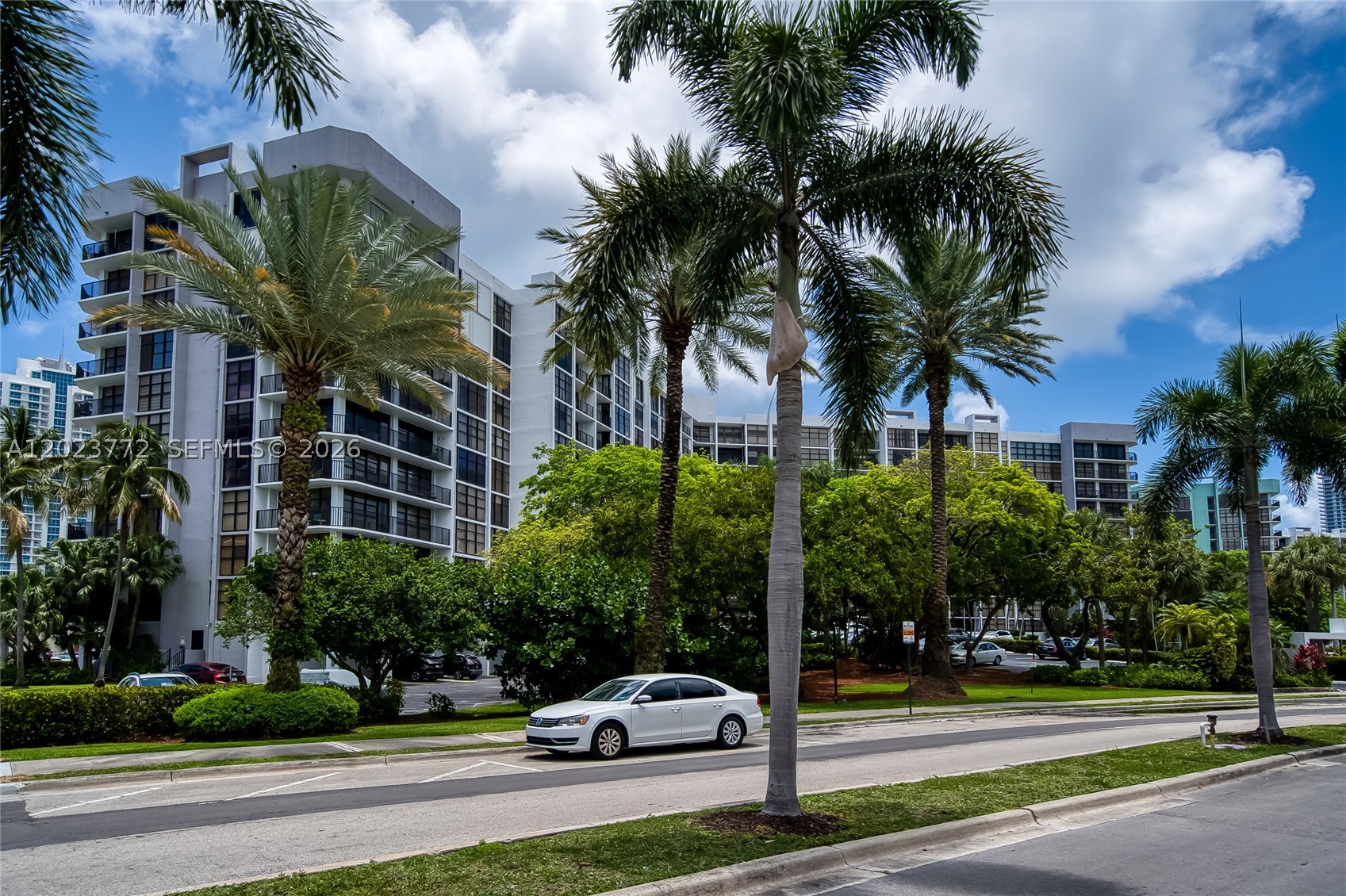 Hallandale Beach photo 3