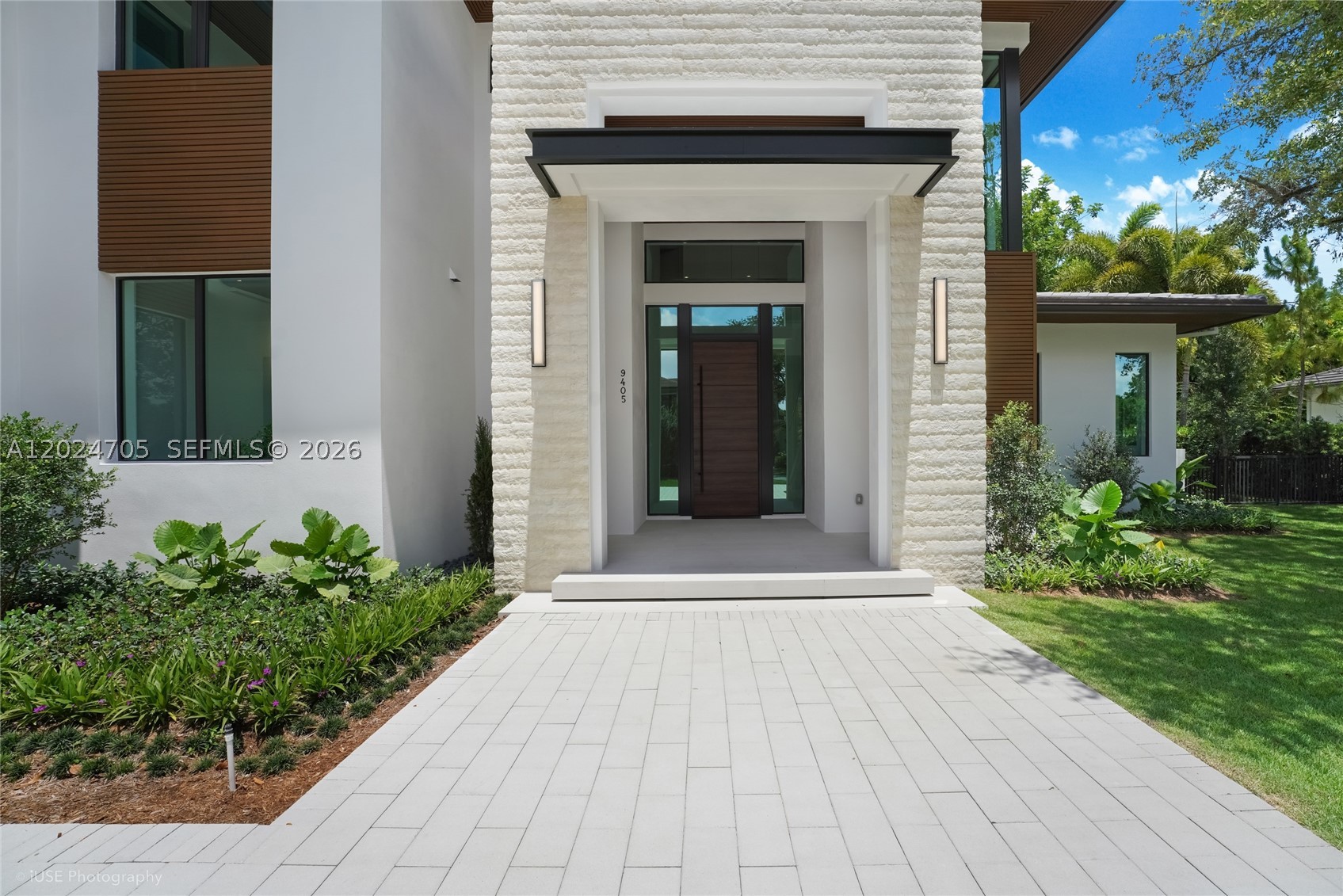 Pinecrest photo 3