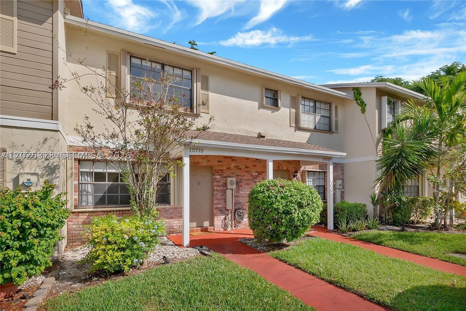 Pembroke Pines photo 1
