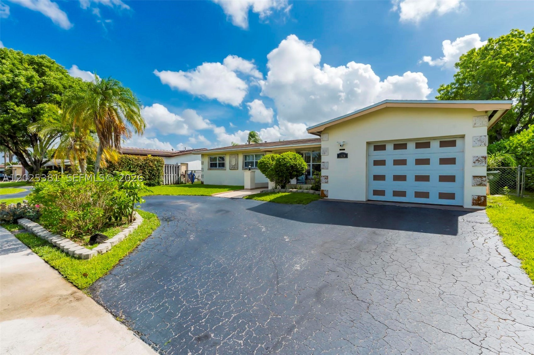 Pembroke Pines photo 2