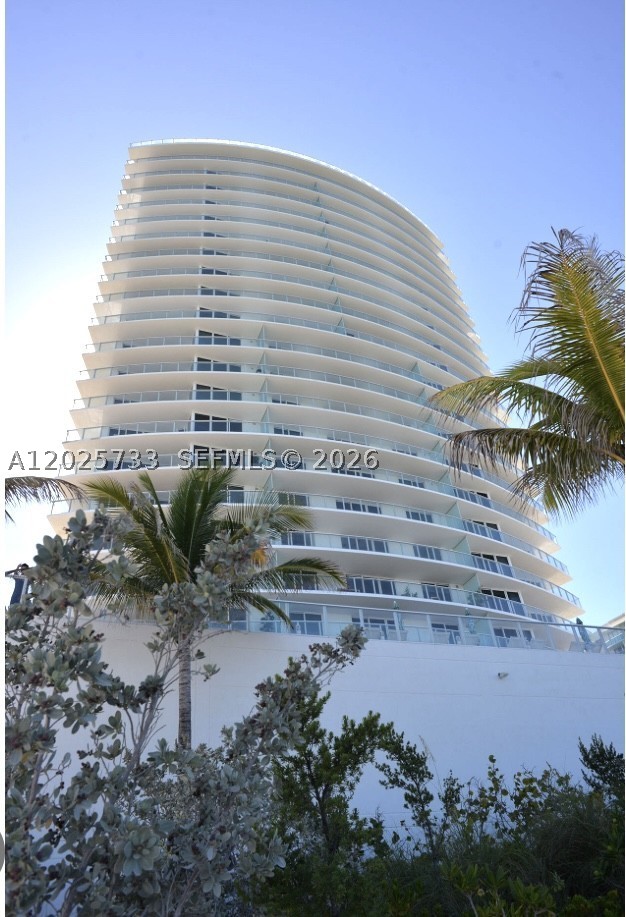 Hollywood photo 1