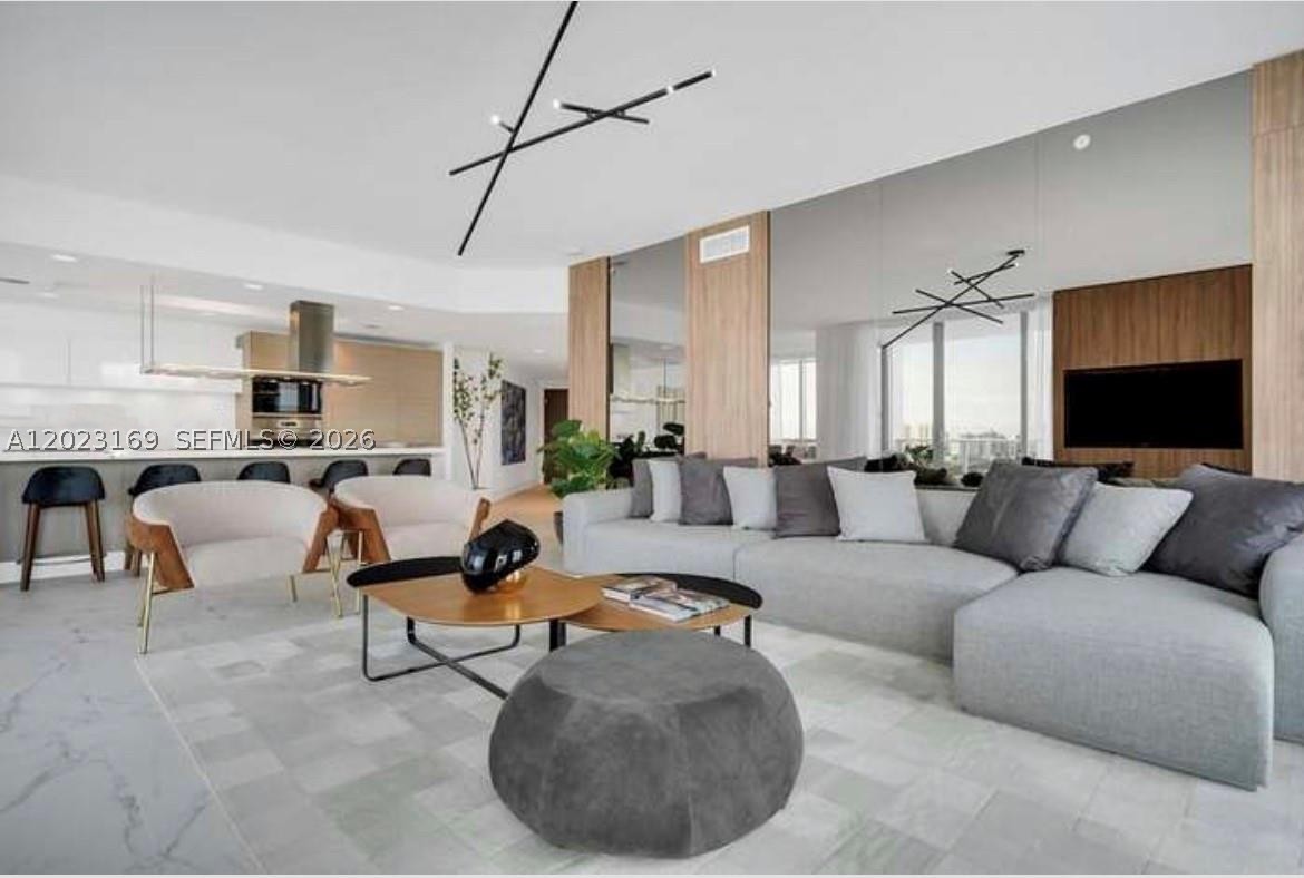 North Miami Beach photo 2