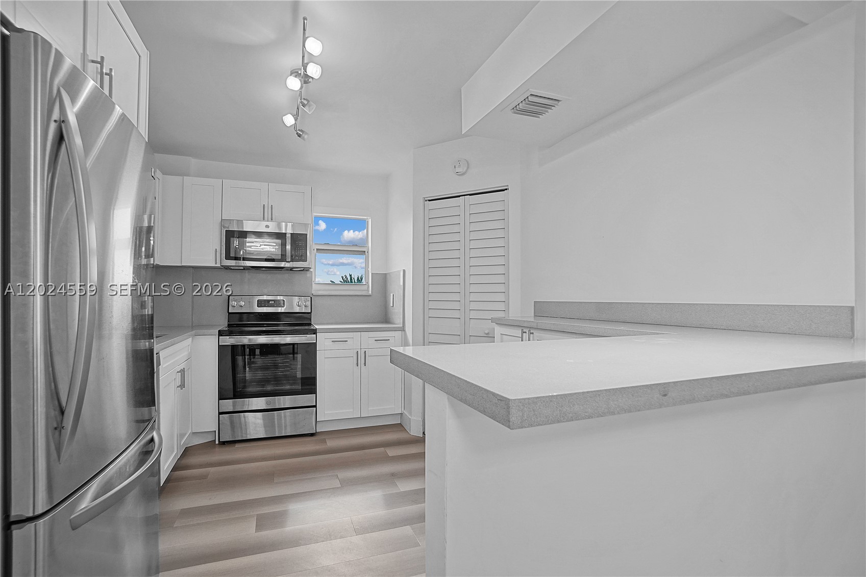 Surfside photo 4