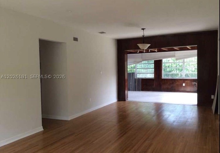 North Miami photo 3