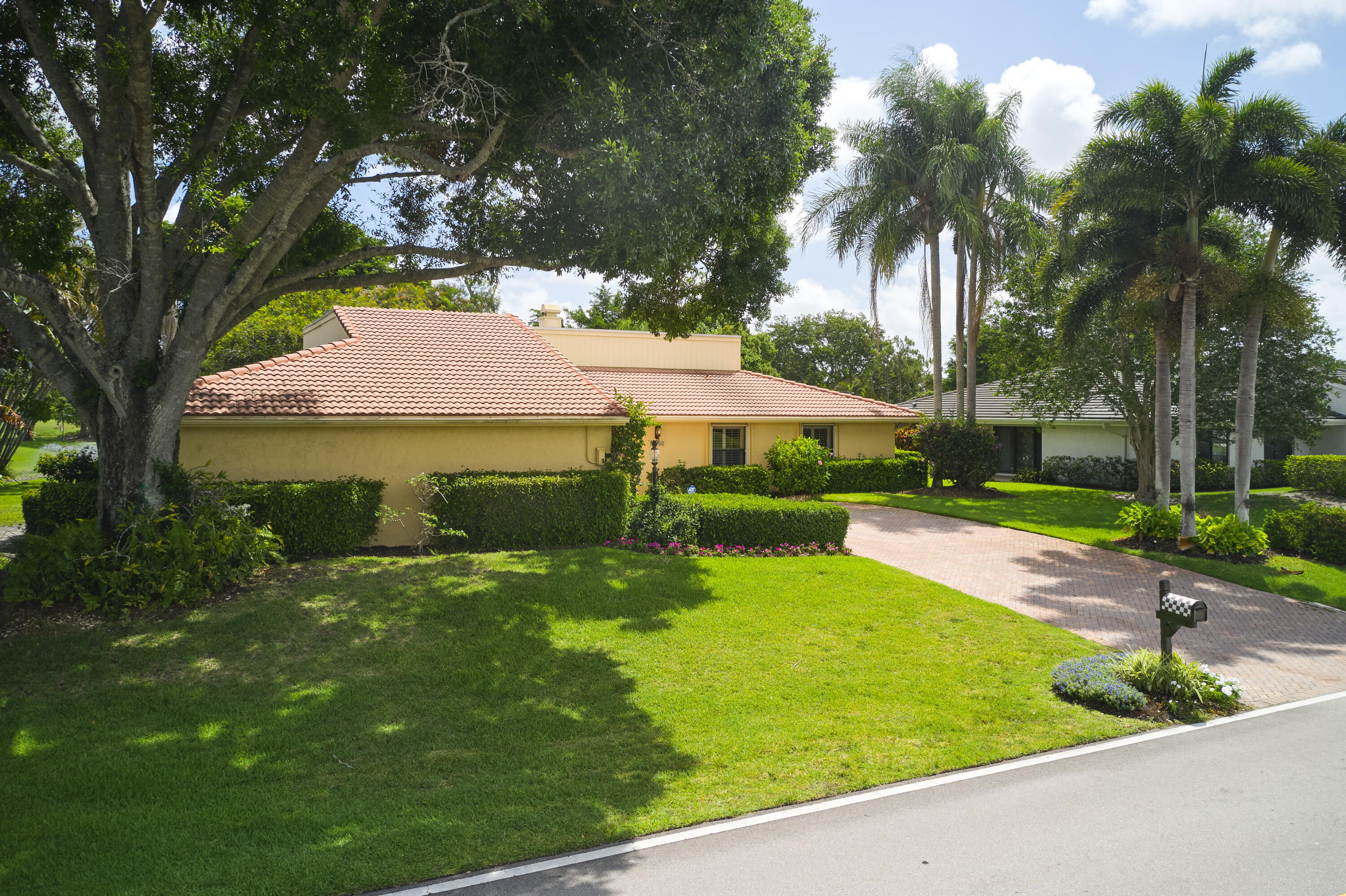 Palm Beach Gardens photo 3