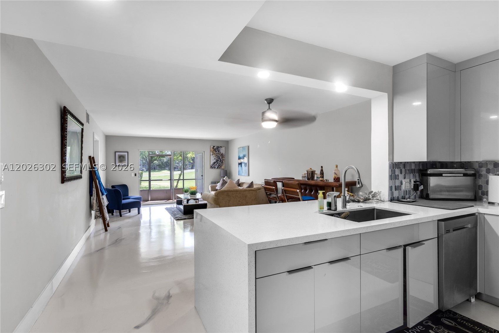 Pembroke Pines photo 1
