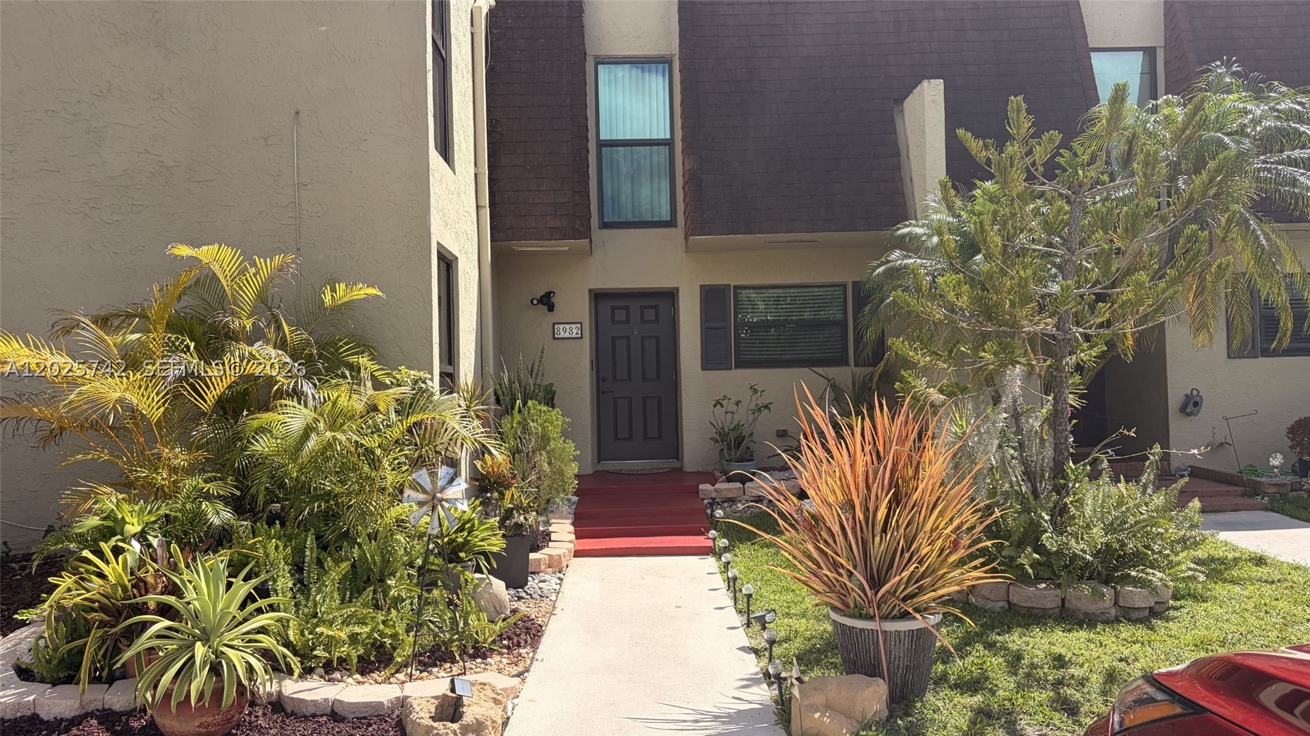 Pembroke Pines photo 1