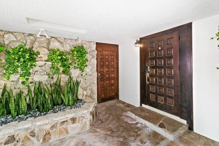 Pinecrest photo 4