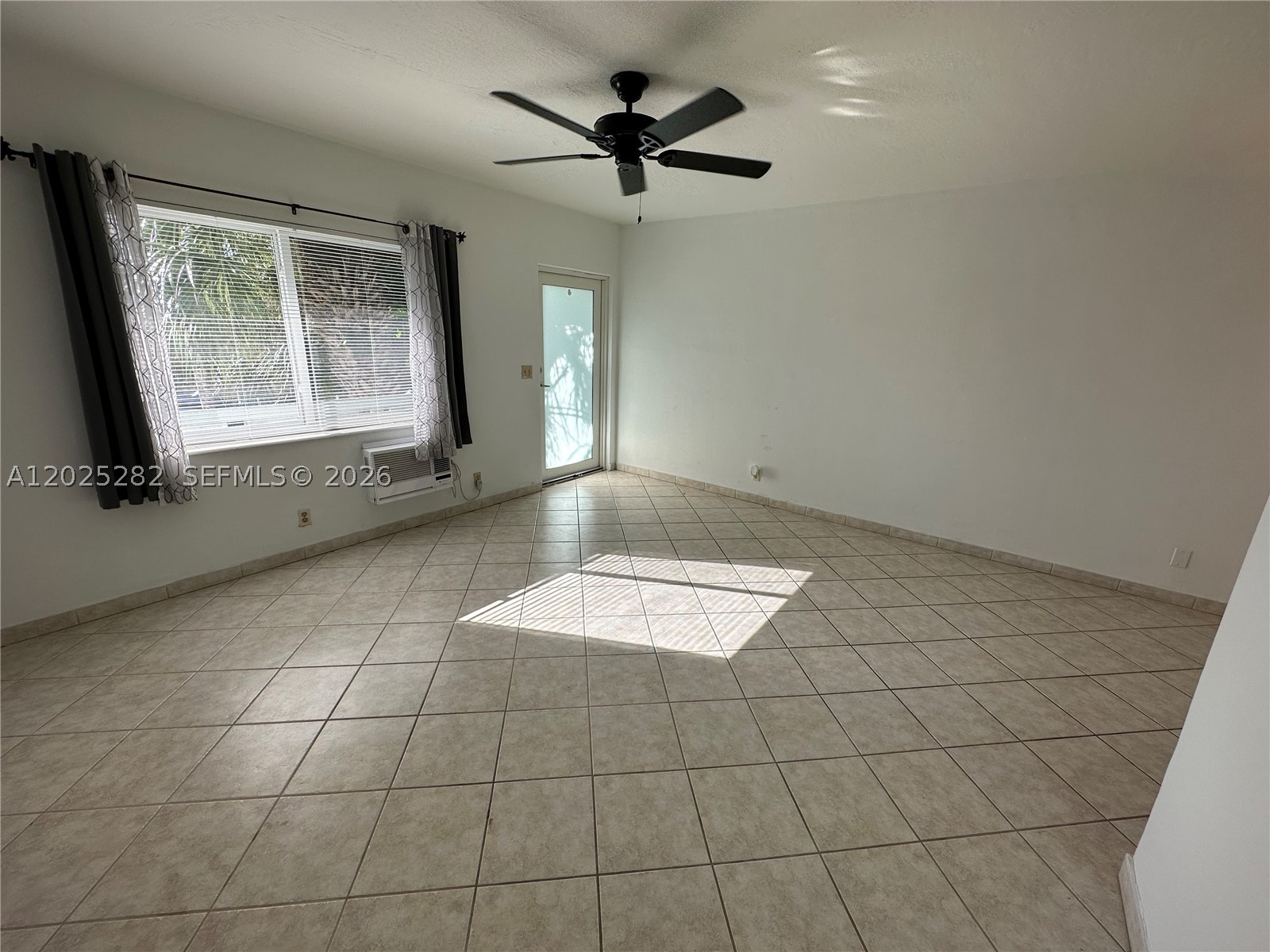 Hallandale Beach photo 2