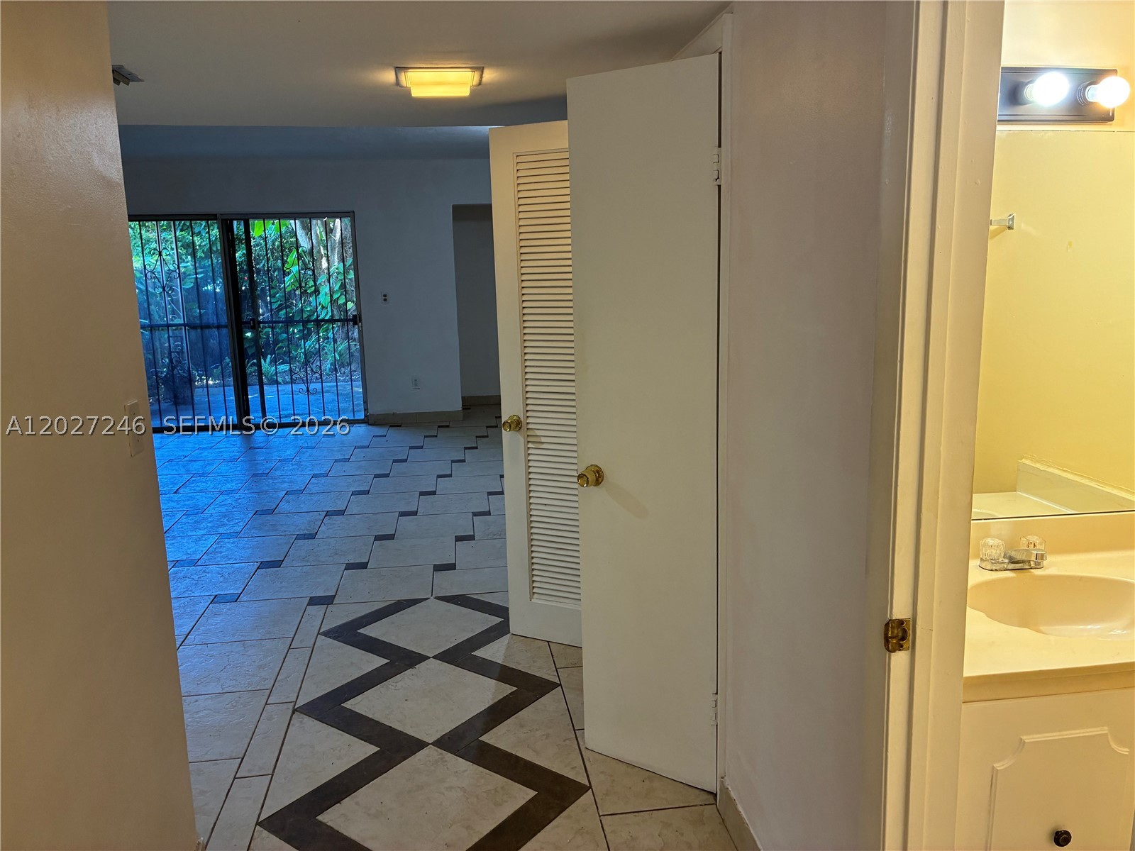 North Miami photo 4