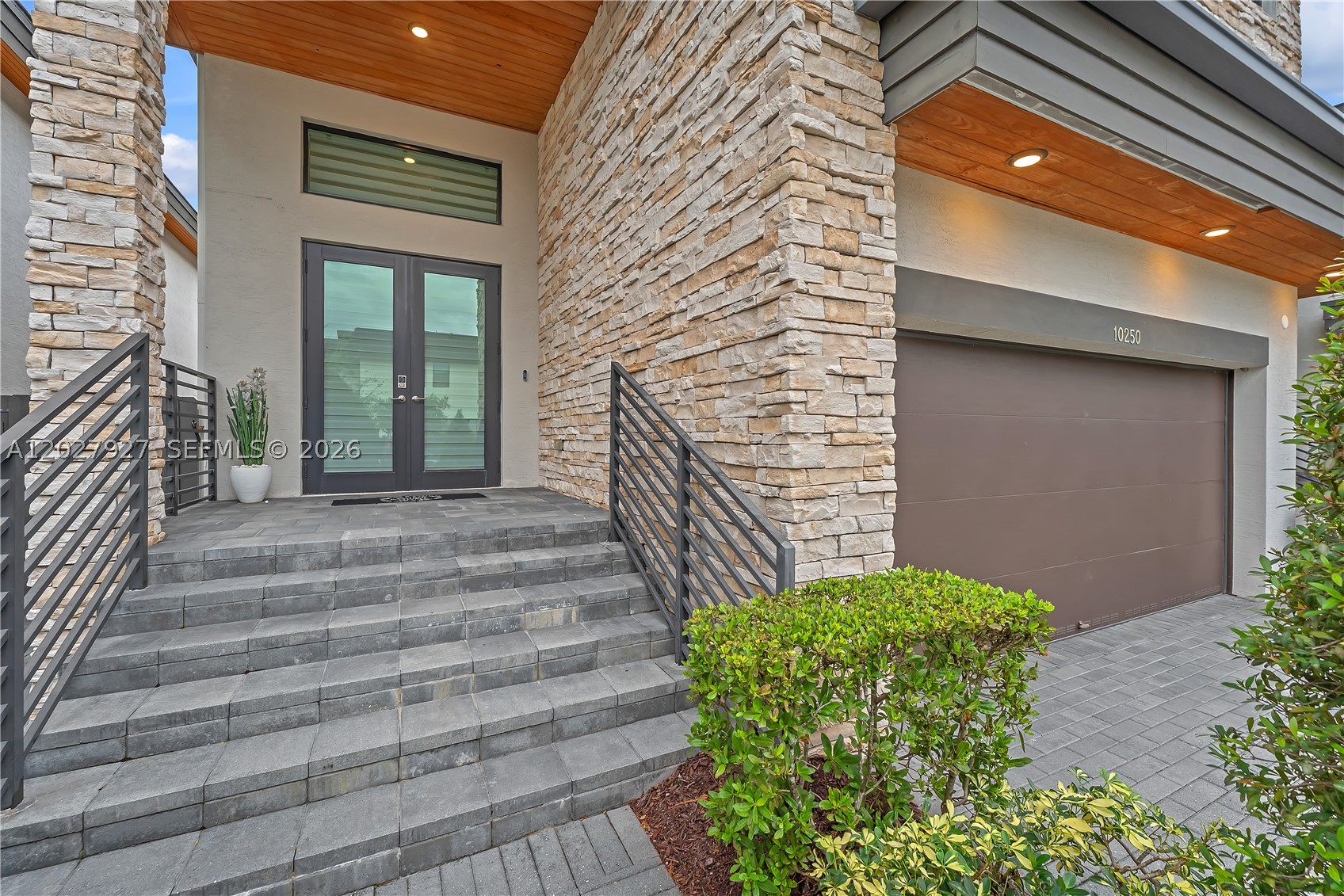 Doral photo 2