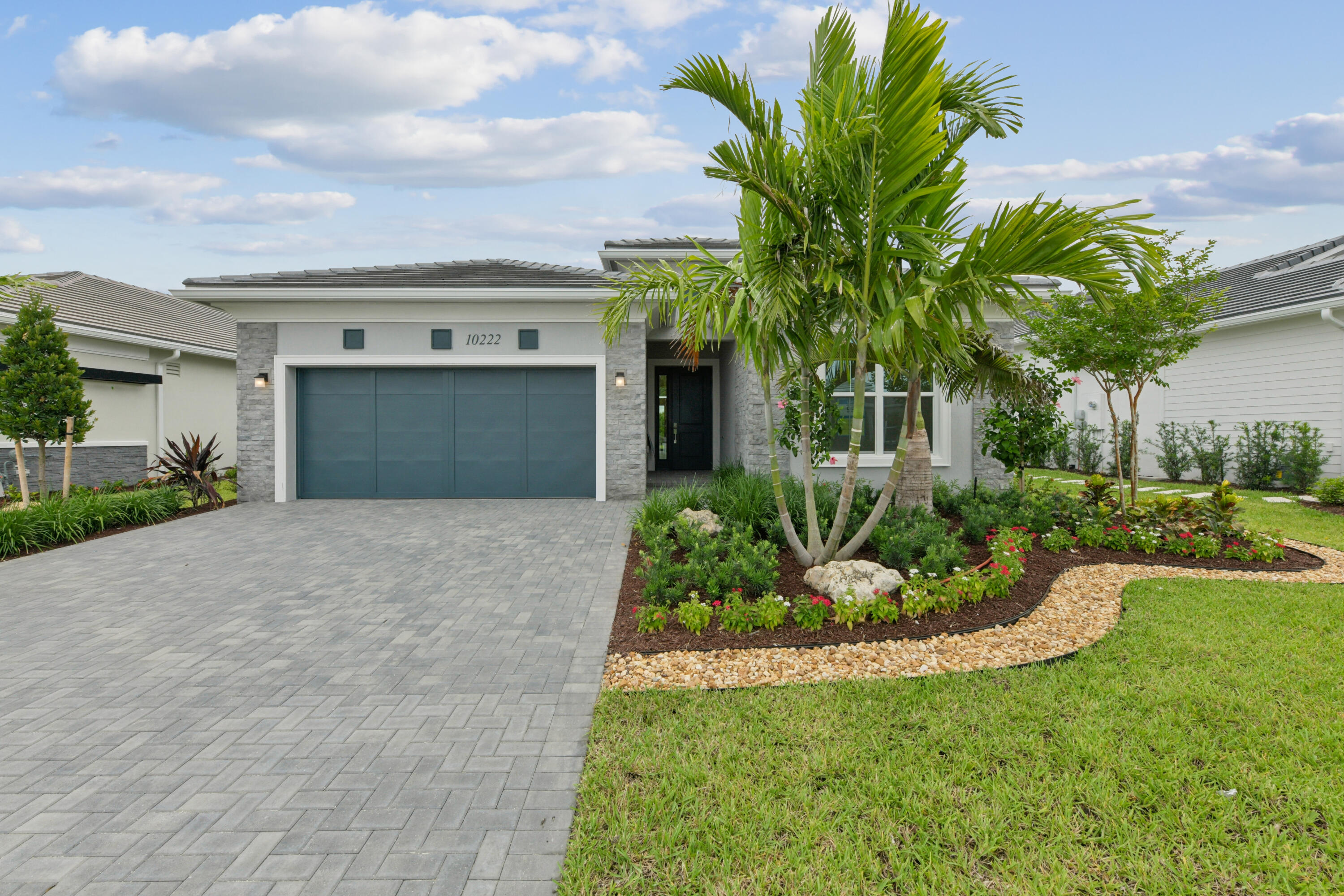 Palm Beach Gardens photo 1