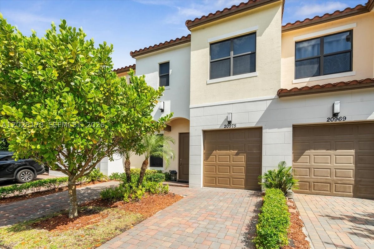 Pembroke Pines photo 2