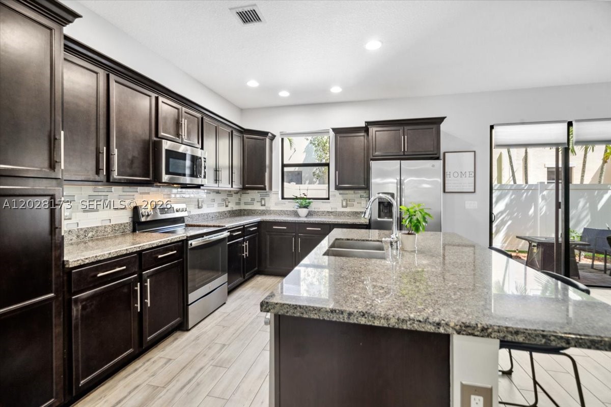 Pembroke Pines photo 4