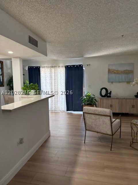 Miramar photo 3