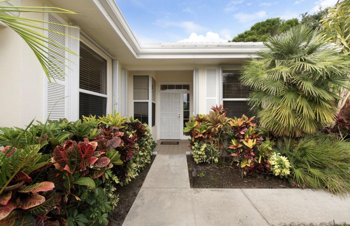 Palm Beach Gardens photo 1
