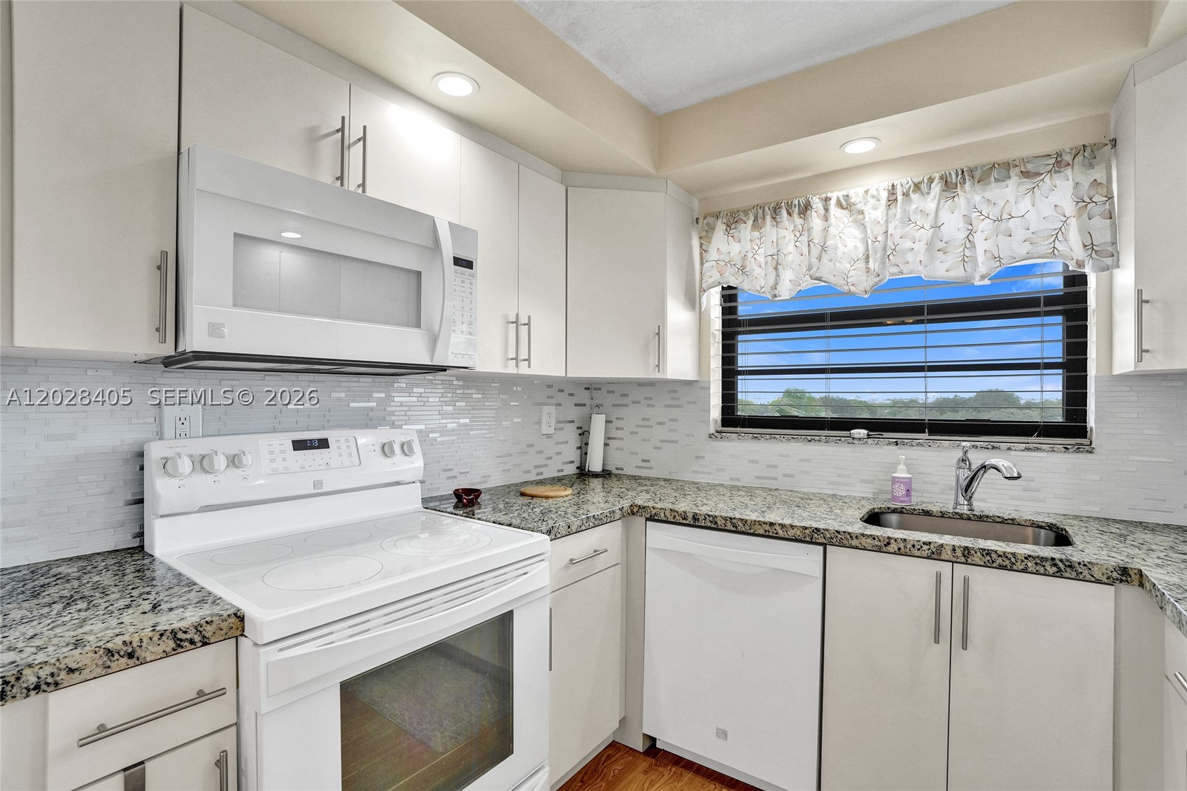 Pembroke Pines photo 4