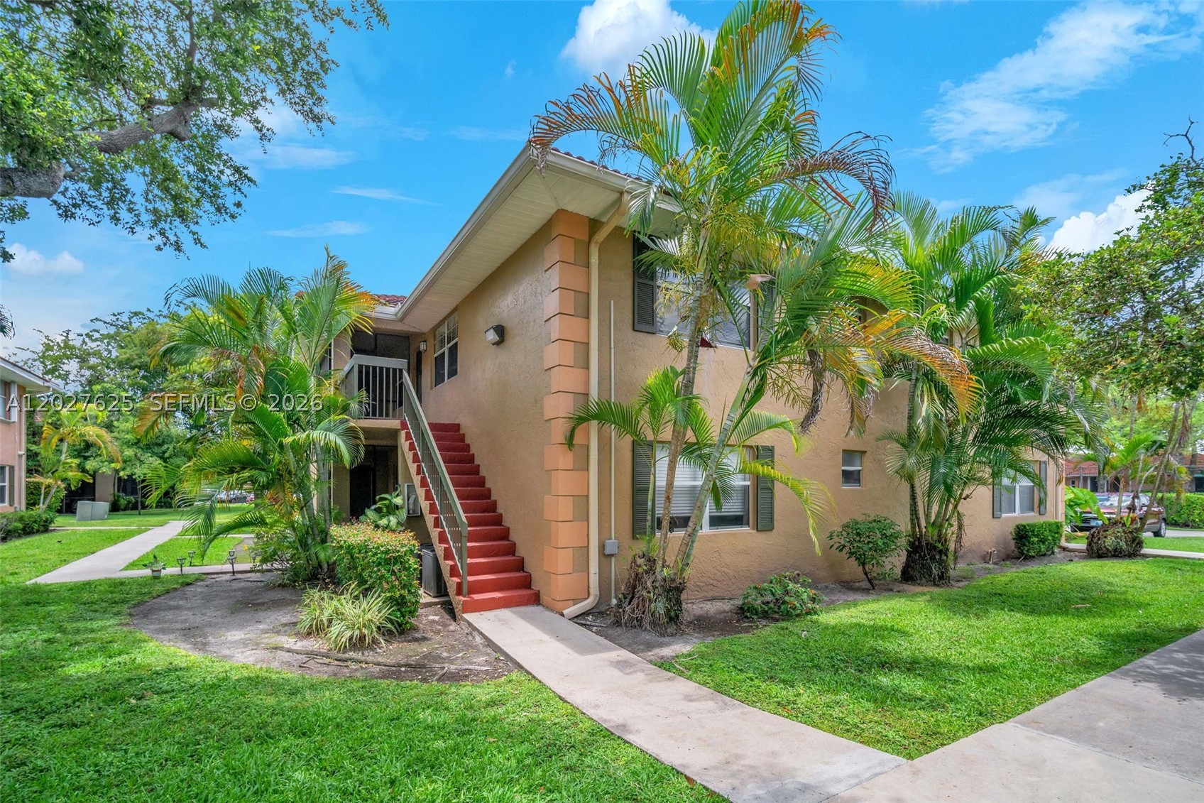 Pembroke Pines photo 2