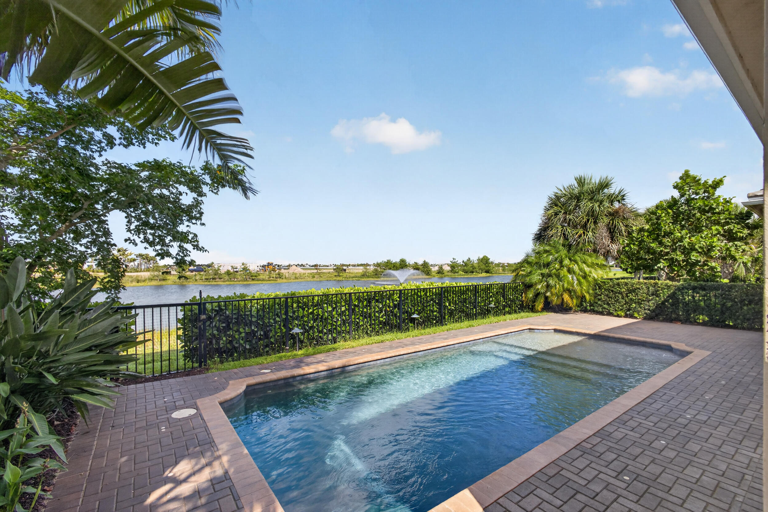Palm Beach Gardens photo 2