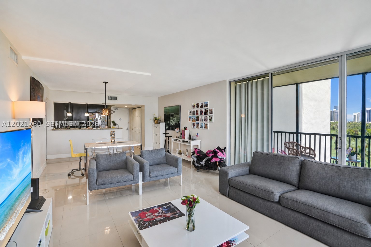 Aventura photo 2