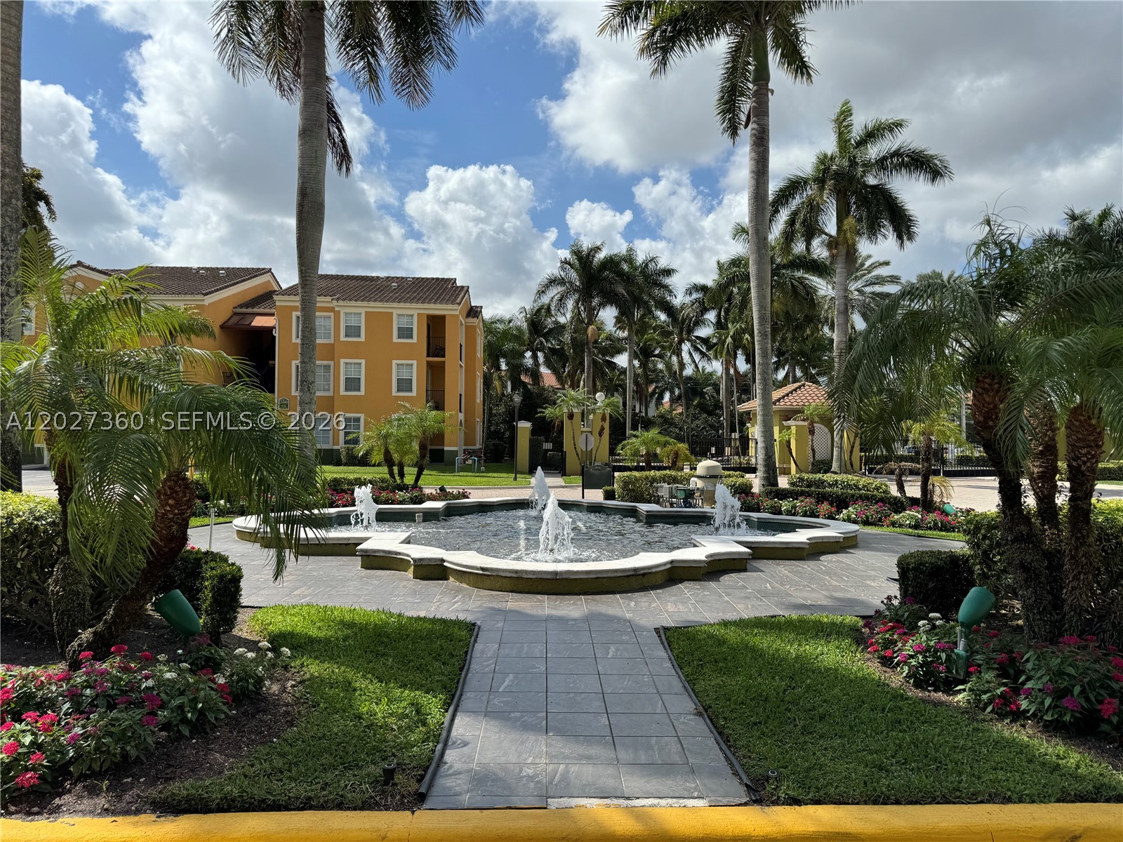 Miramar photo 1