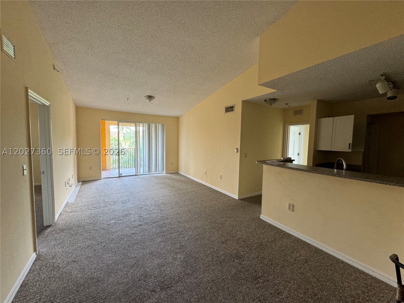Miramar photo 5
