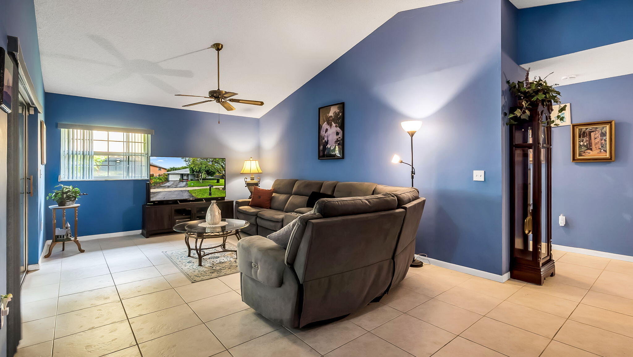Pembroke Pines photo 4