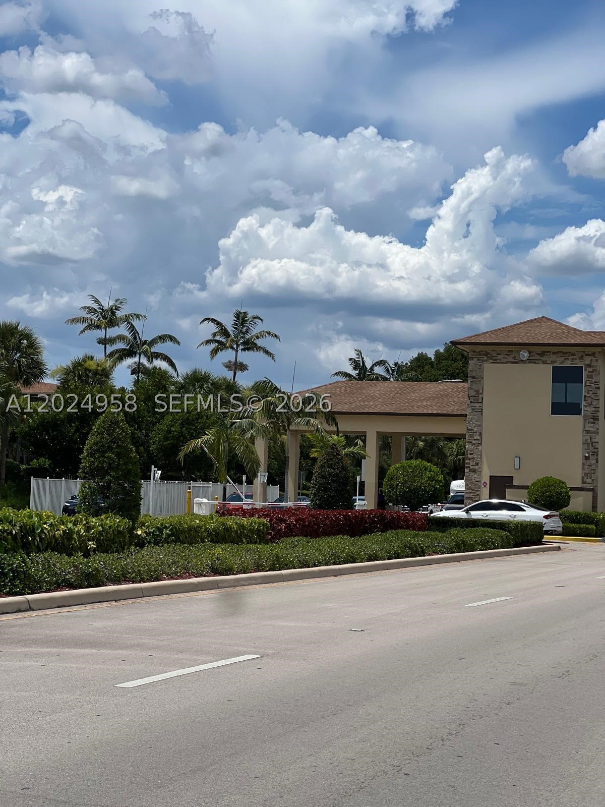 Pembroke Pines photo 2