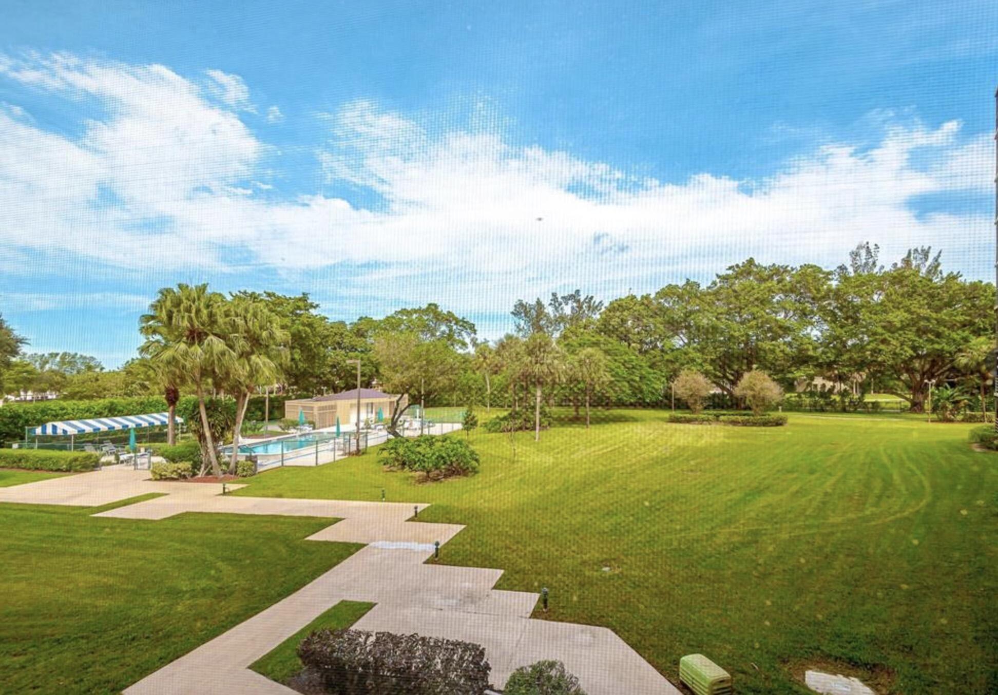 Pembroke Pines photo 1