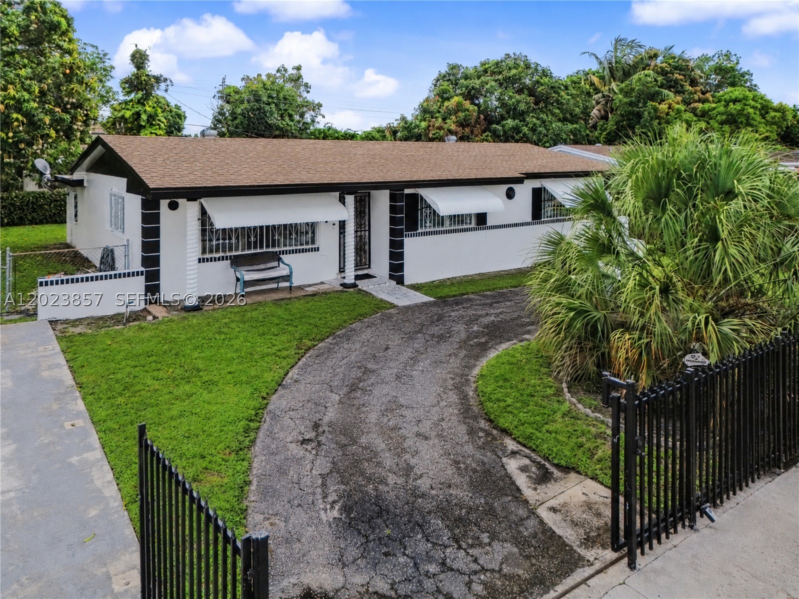 Miami Gardens photo 1