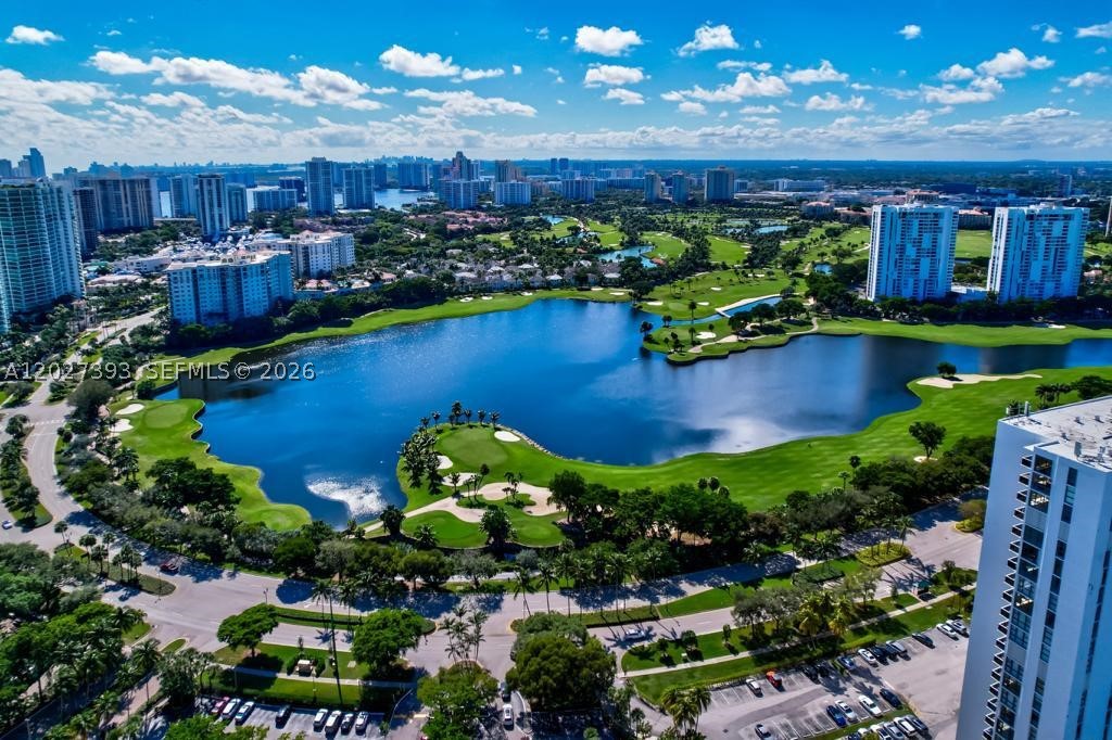 Aventura photo 1
