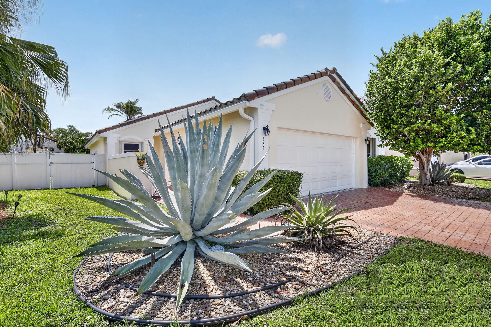 Pembroke Pines photo 3