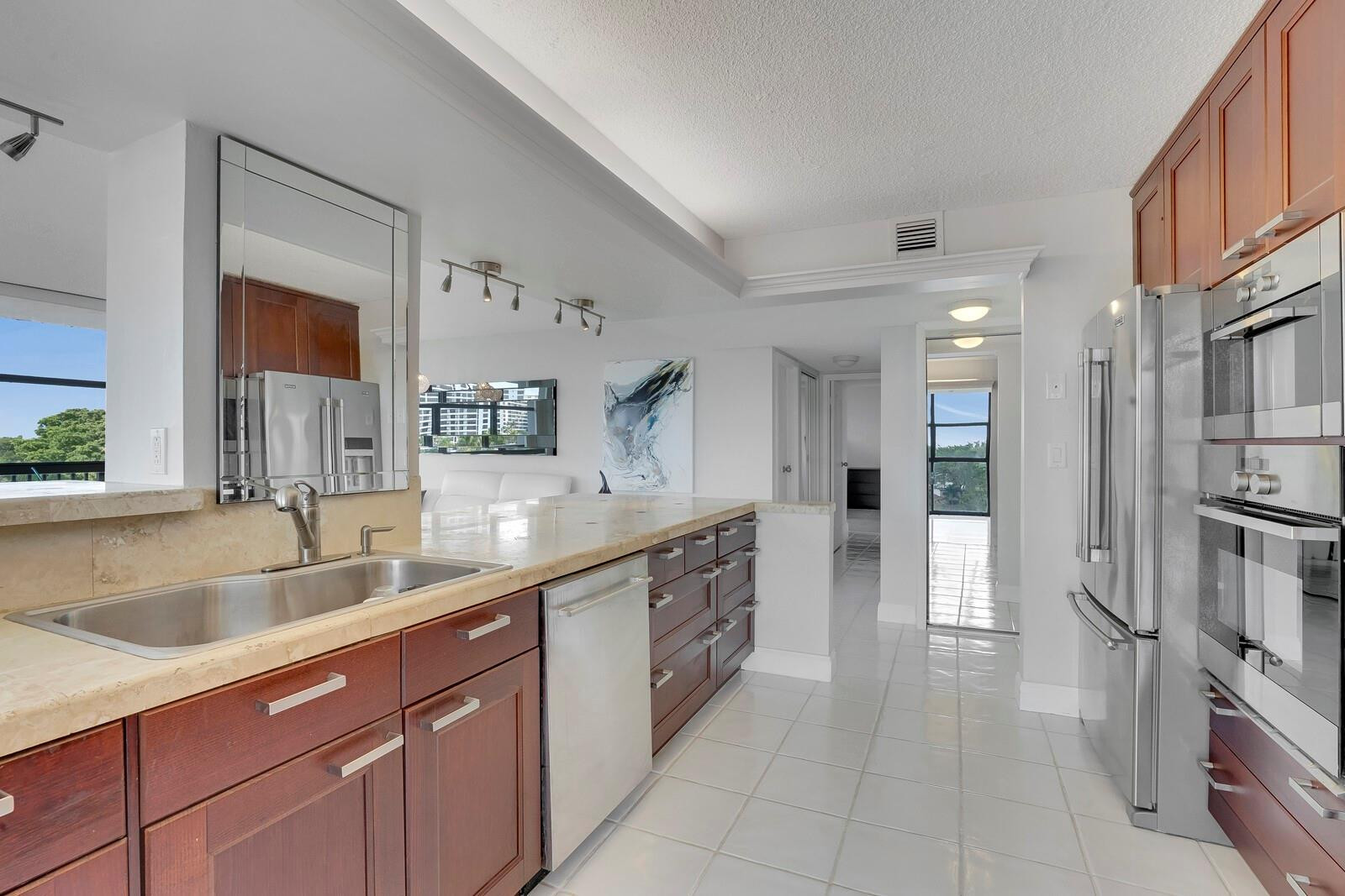 Hallandale Beach photo 4