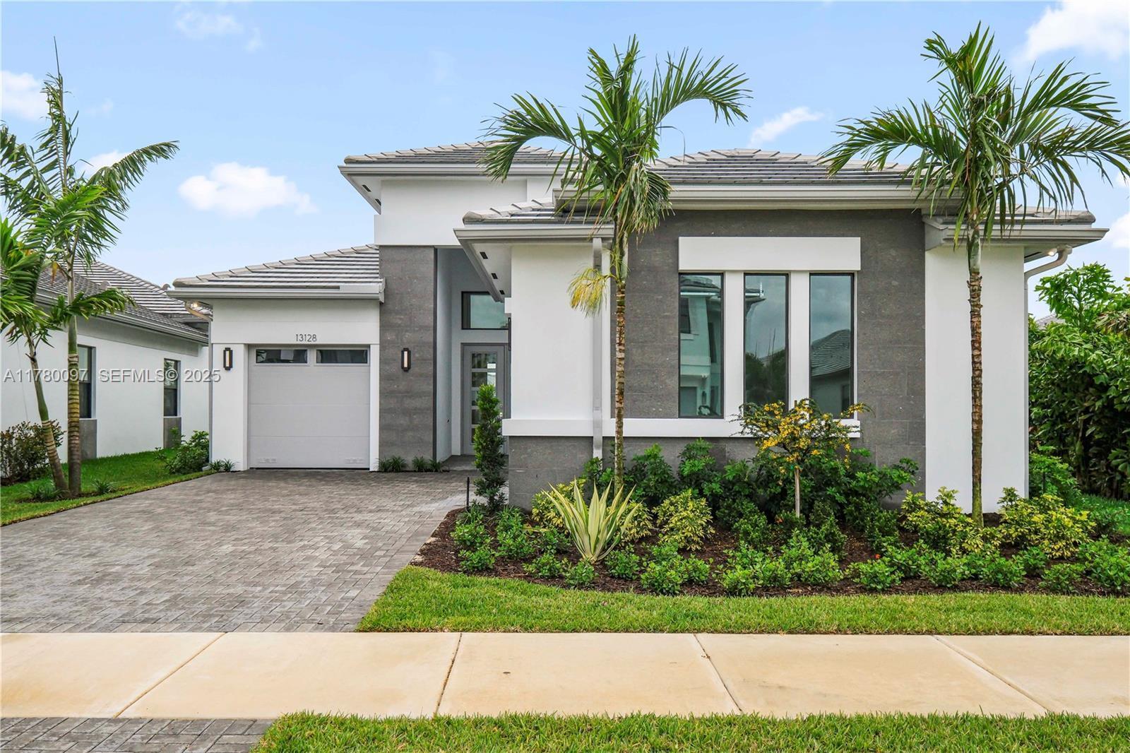 Palm Beach Gardens photo 3