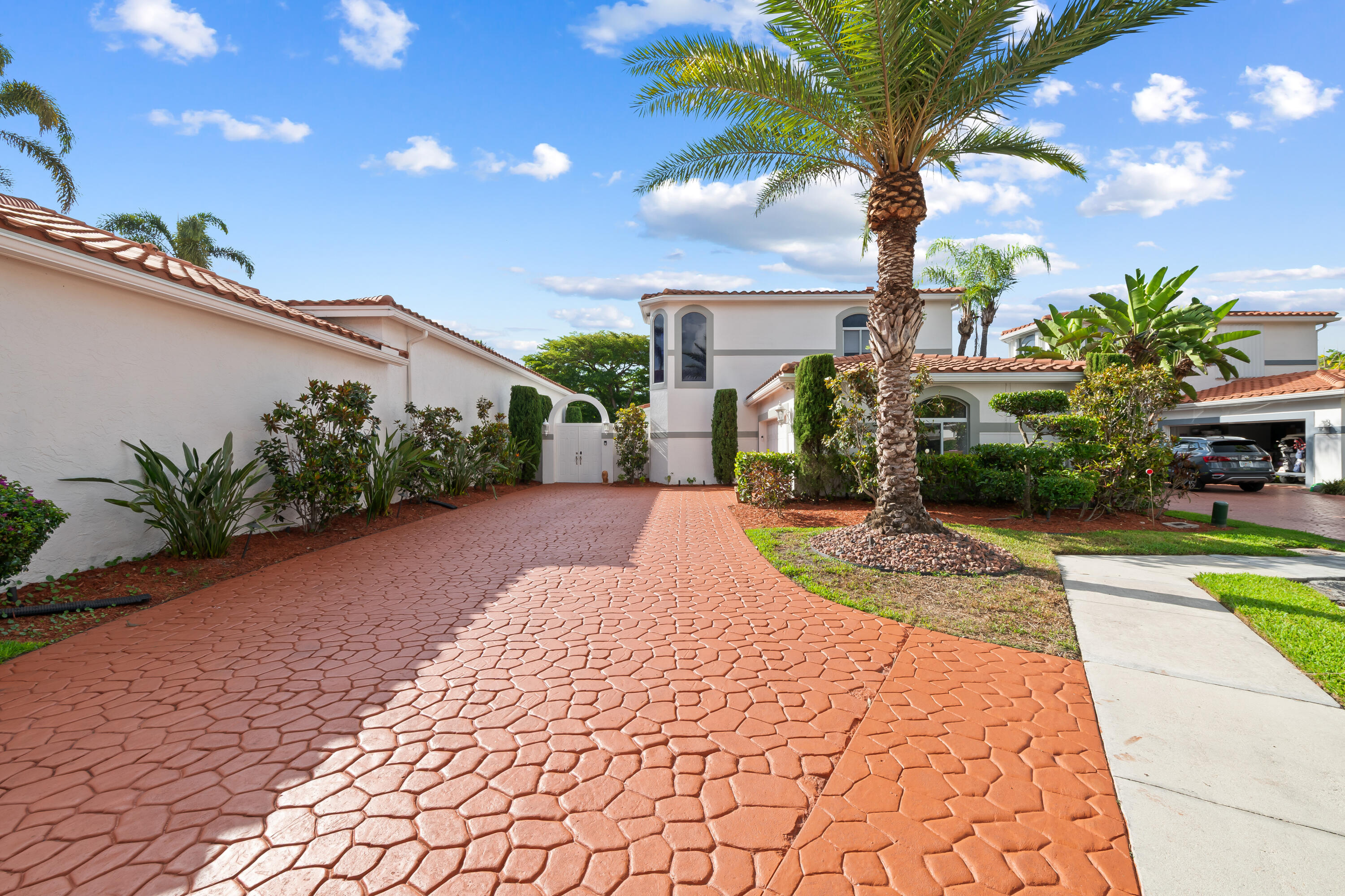Pembroke Pines photo 4