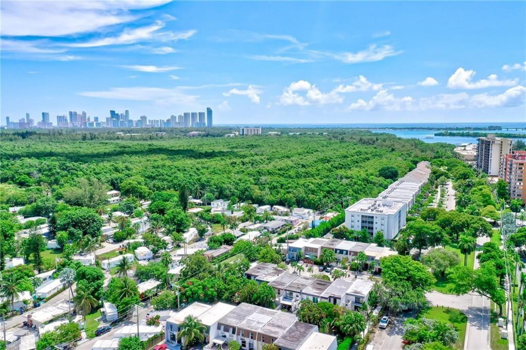 North Miami photo 3