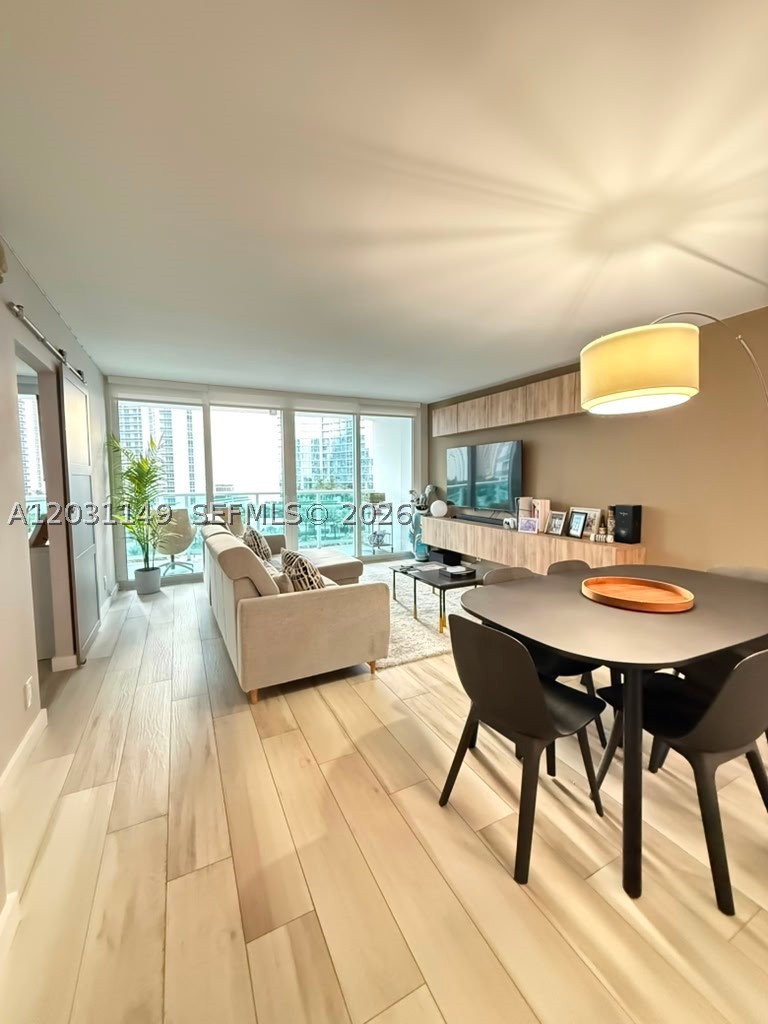 Sunny Isles Beach photo 1