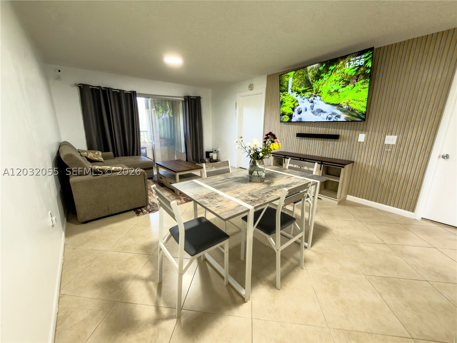 Pembroke Pines photo 1