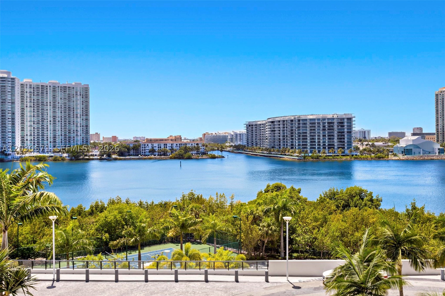 Aventura photo 3