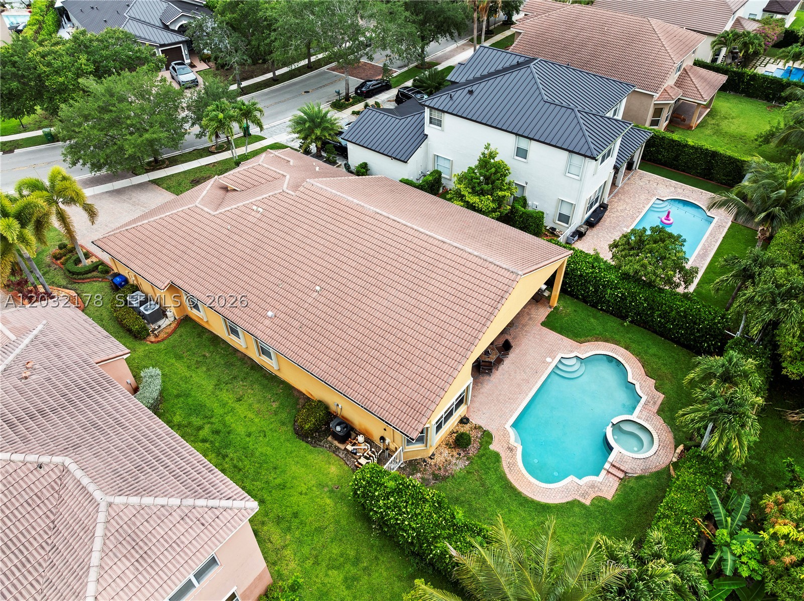 Miramar photo 5