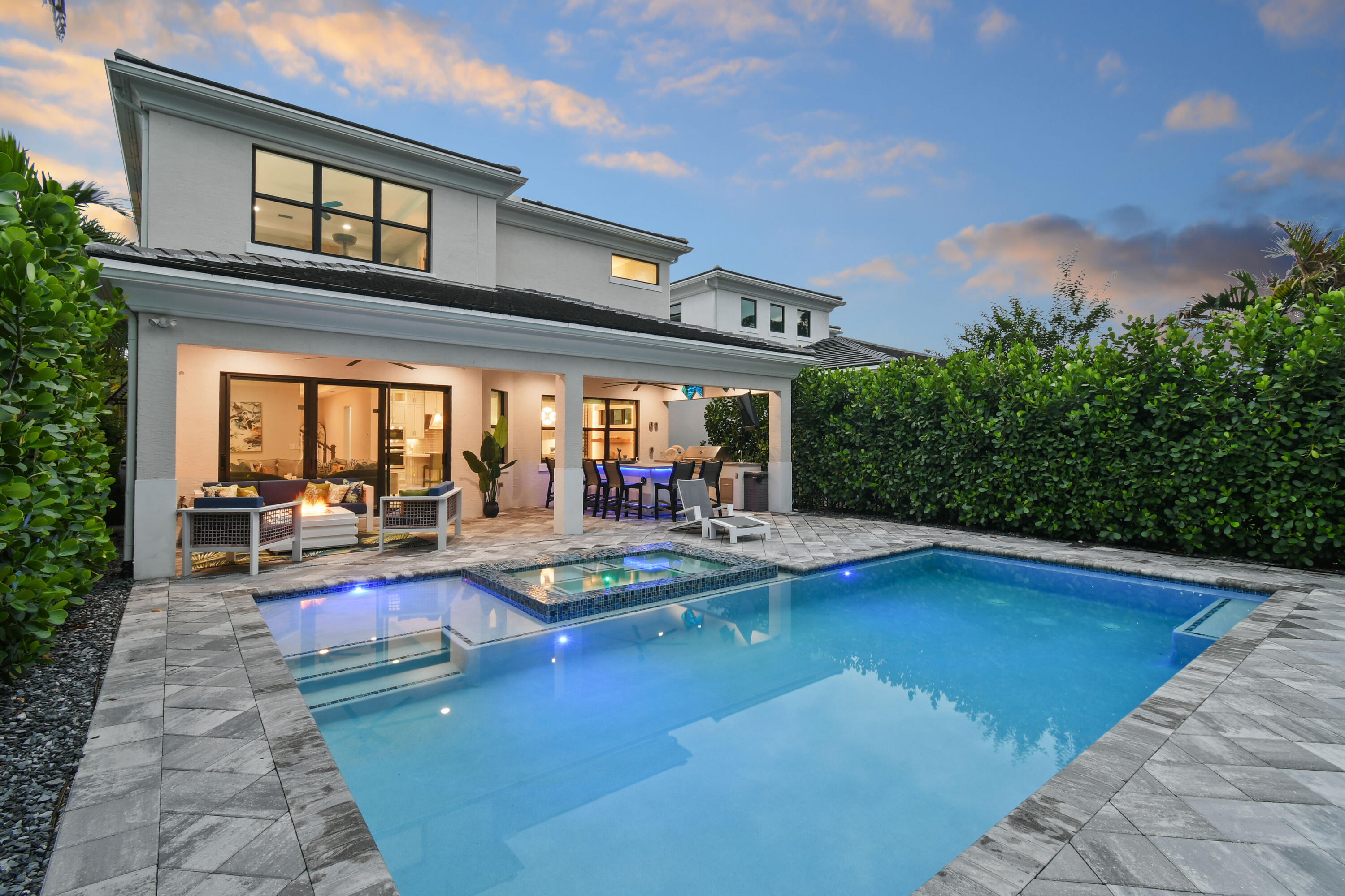 Palm Beach Gardens photo 1