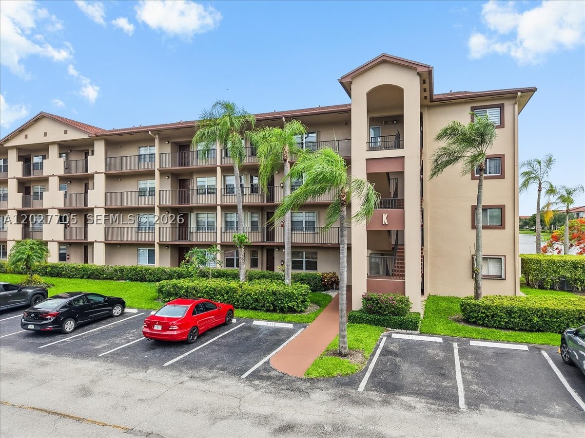 Pembroke Pines photo 1
