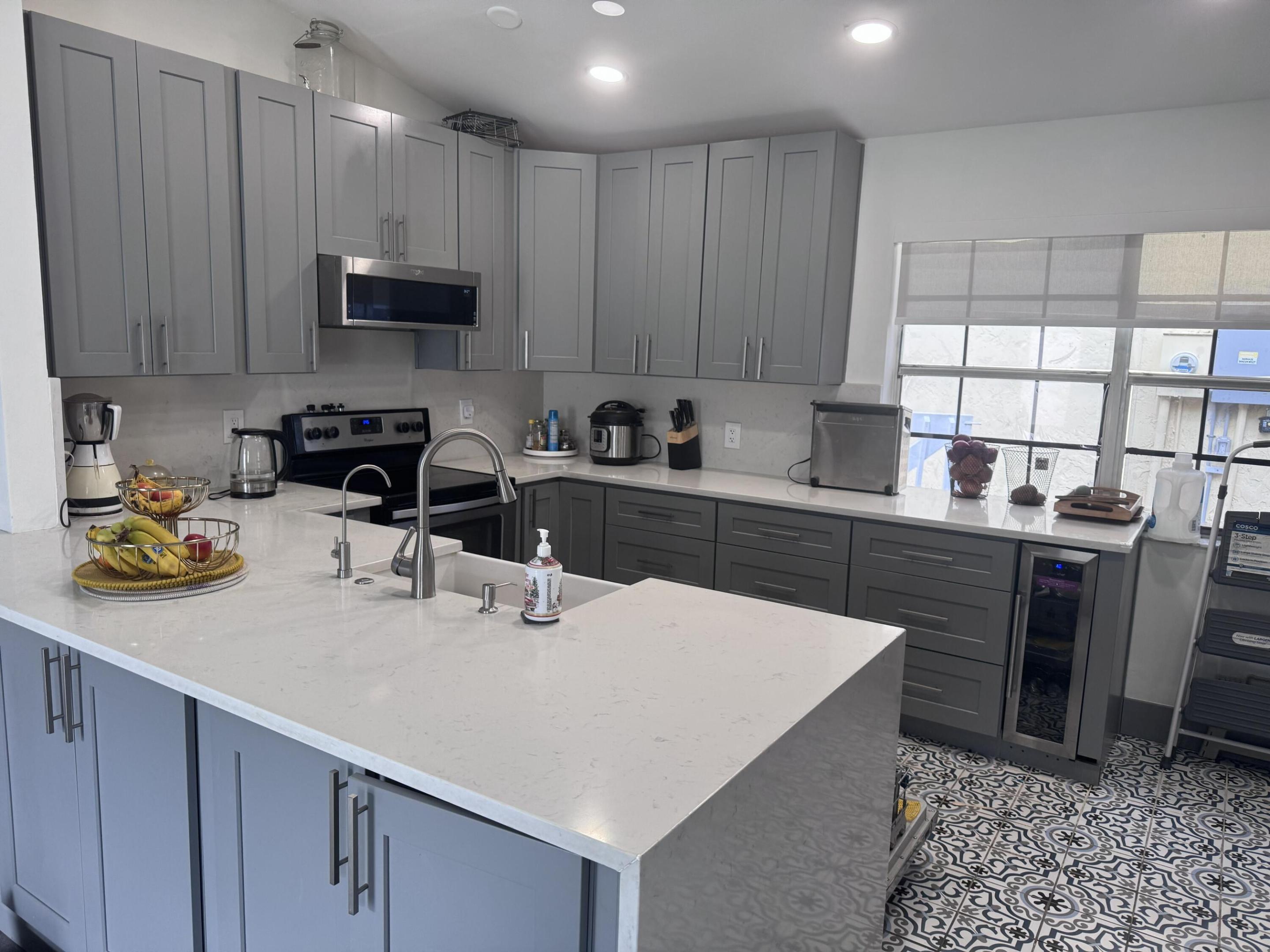 Pembroke Pines photo 2