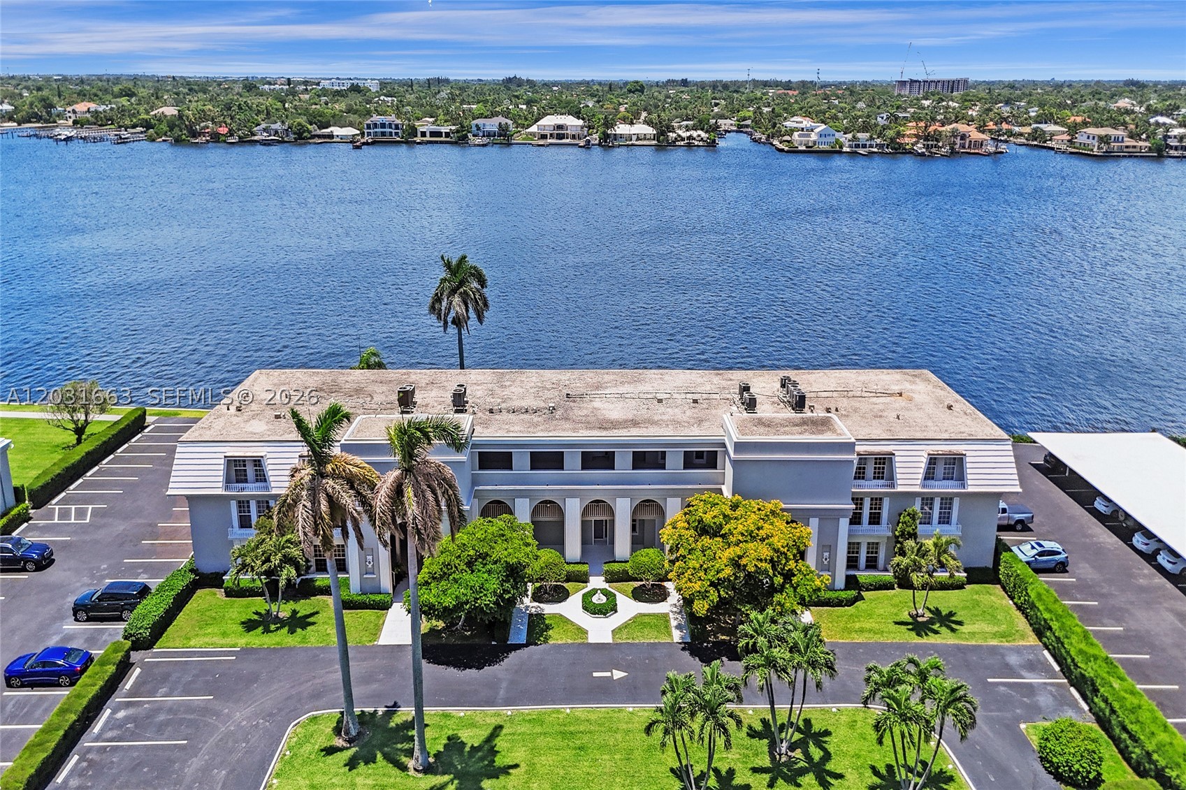 Palm Beach photo 1