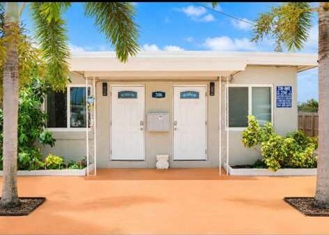 Hallandale Beach photo 1