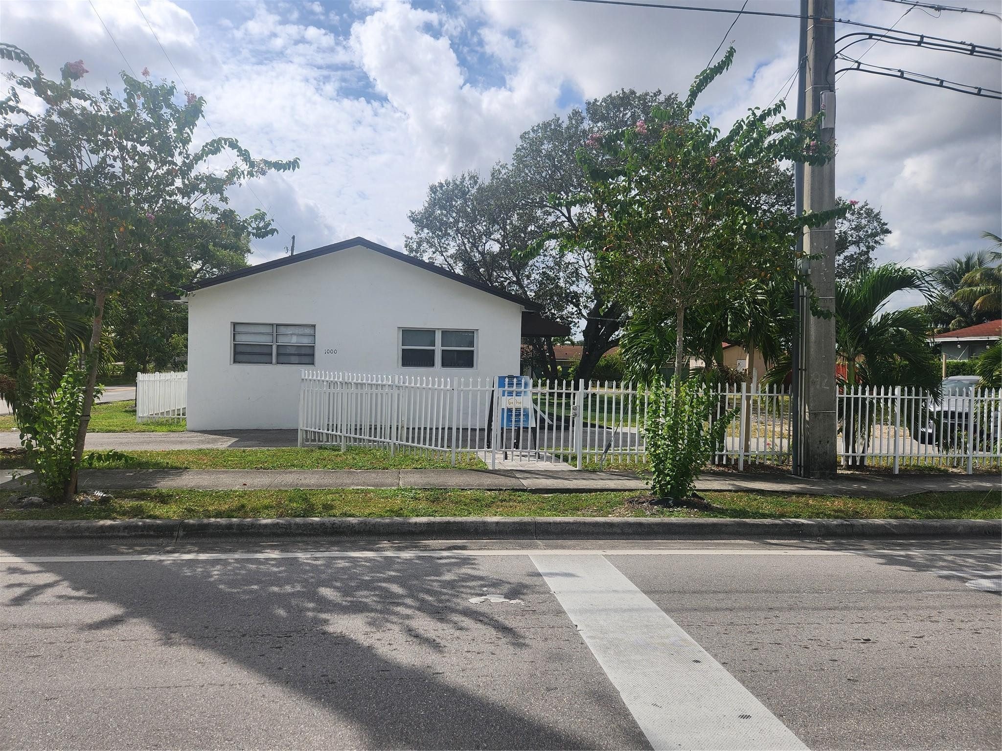 Hallandale Beach photo 2