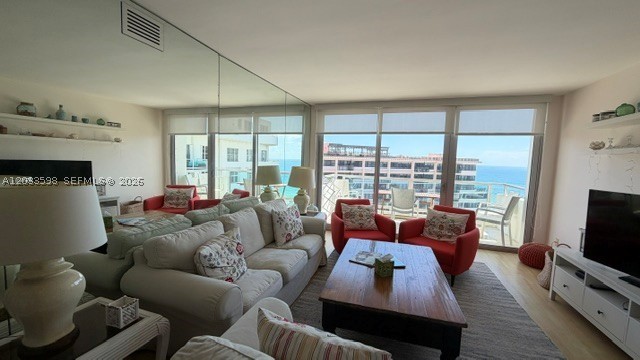Miami Beach photo 1