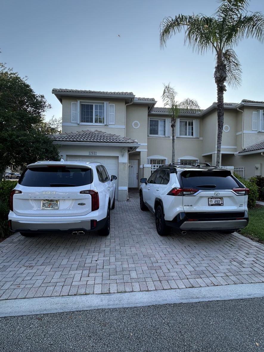 Pembroke Pines photo 1