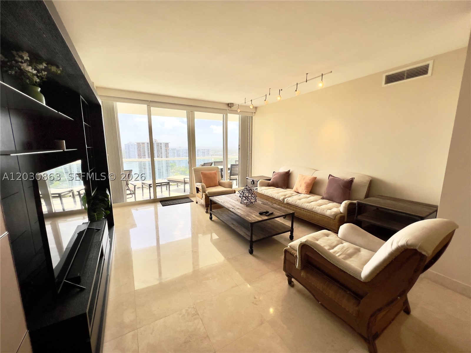 Aventura photo 4